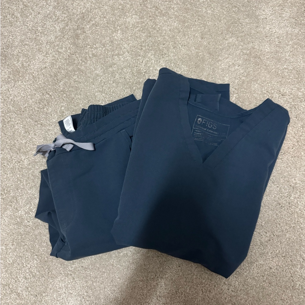 Figs Dark Harbor Scrub Set (Size small top and bottom)